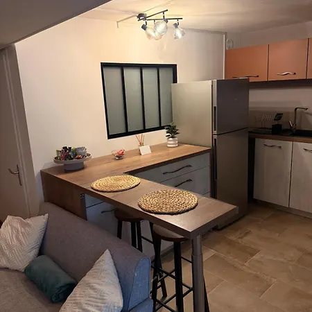 Apartment T2 Meuble Plein Centre-ville Fontenay-le-Comte